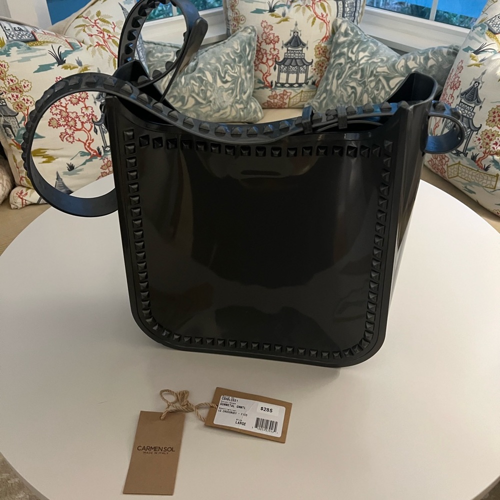 Carmen Sol Purse!! Large purse and so cute! Used twice.